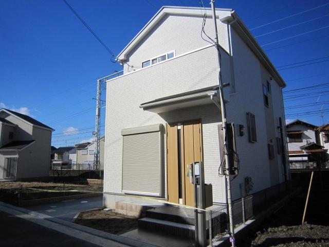 Local photos, including front road. Local (December 12, 2013) Shooting