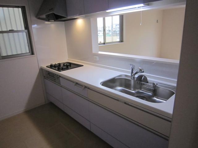 Kitchen. Shooting from the room