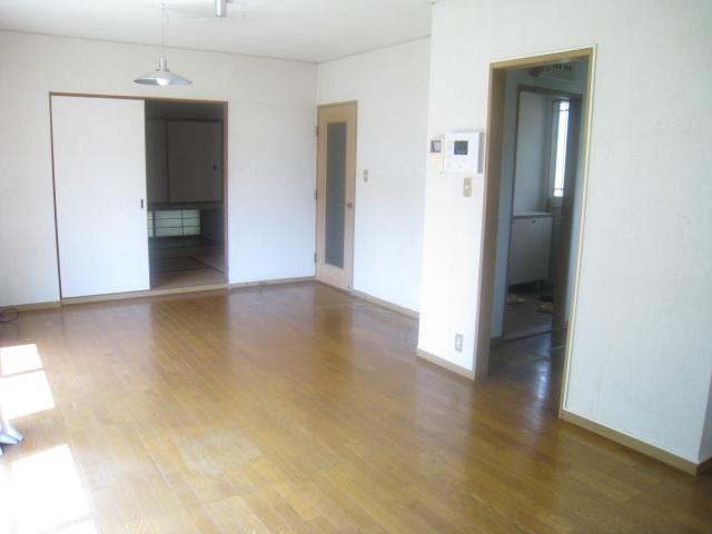 Living. Local (August 2013) Shooting