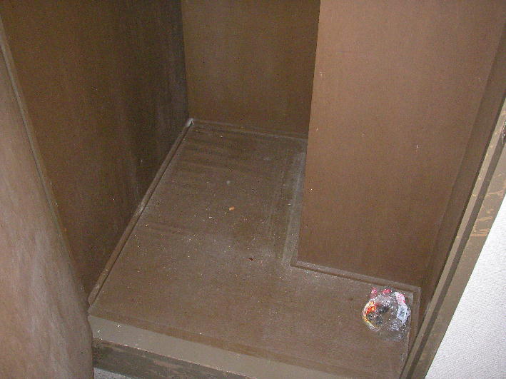 Receipt. Entrance storage