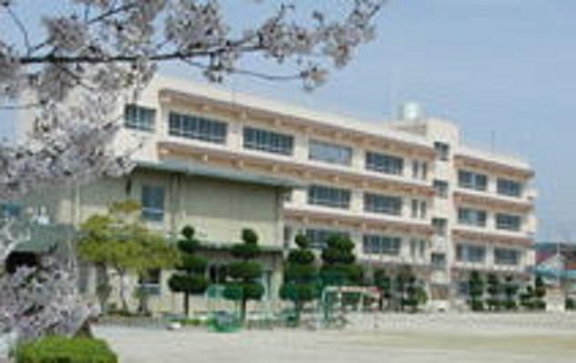 Junior high school. Ibaraki Tatsuhigashi until junior high school 1379m