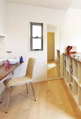 Other introspection. Convenient hand washing bowl when the makeup counter, Housed the sliding door has become the mirror, Such as providing a shelf that Shimae and bag, Attention to detail has been a plus (C-1 No. land model house)