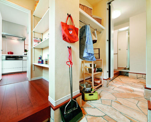 Receipt. Direct from the front door to the kitchen. In large storage convenience cloak of Doma specifications, Installing the outdoor goods such as clean Maeru storage (A-40 No. land model house)