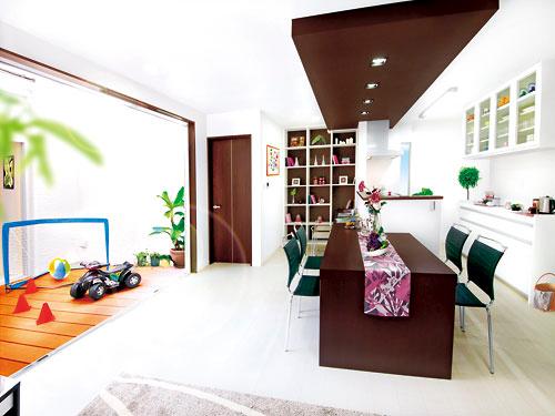 Kitchen. Centre Court ceiling of blue sky. While watching the children play here, Worry mama since it is cooking in the kitchen. In addition to the corner of the LDK is, Study corner for children to enjoy reading or the homework (K-18 No. land model house)