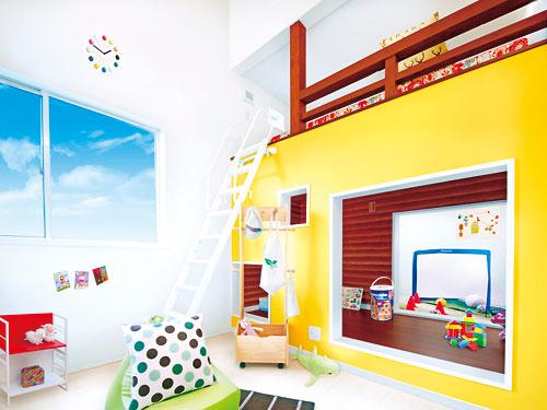Non-living room. Above loft. Provided in the middle of the children's room "exciting BOX". It is possible to enter and exit from either the room, Play together with brothers and sisters (A-20 No. land model house)