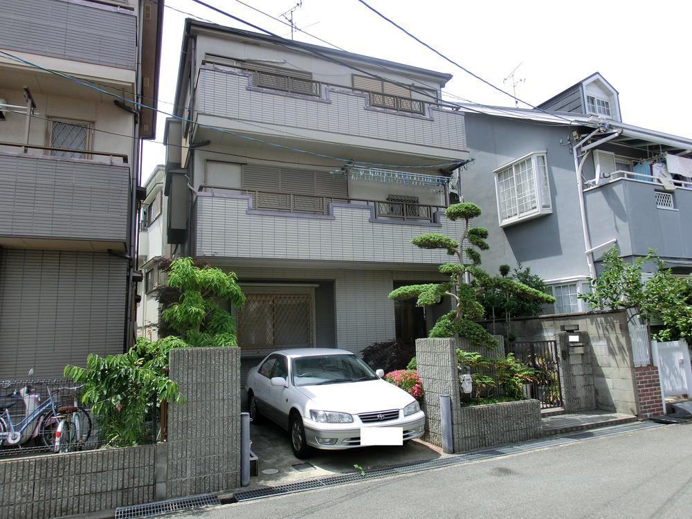 Local appearance photo