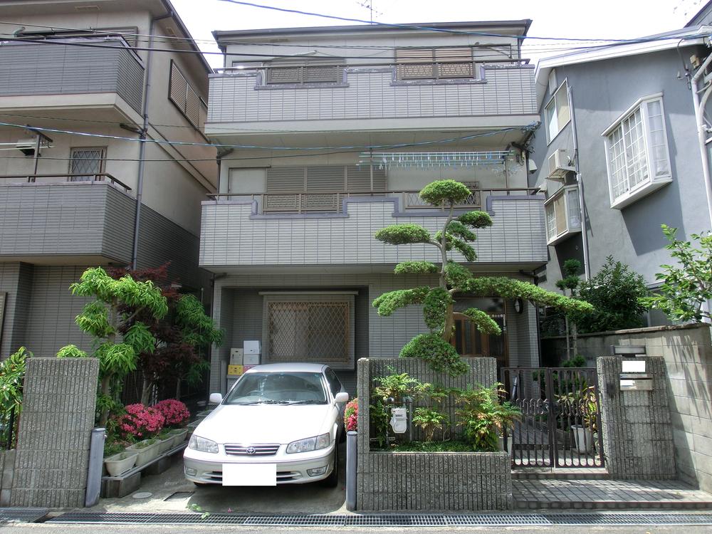 Local appearance photo