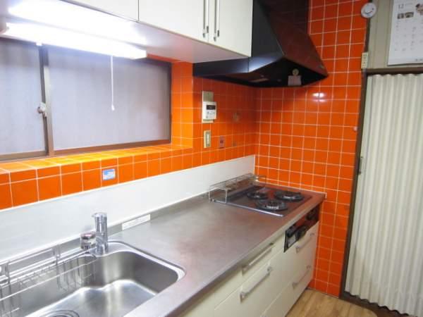 Kitchen. 2007 November kitchen replaced.