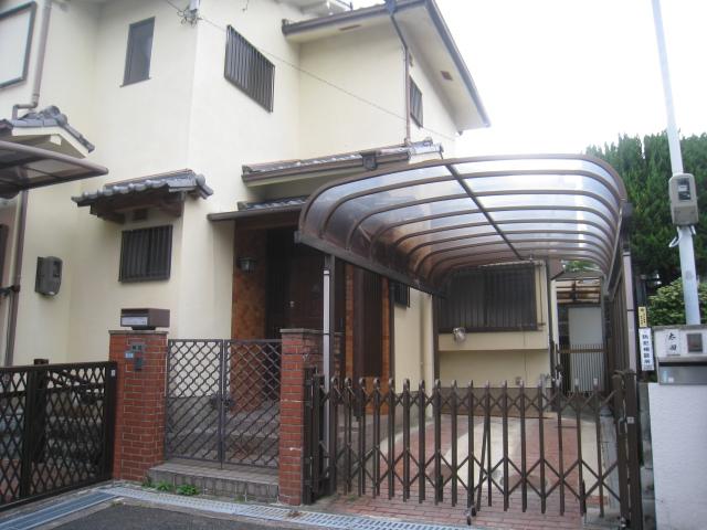 Local appearance photo. Indoor (10 May 2013) Shooting