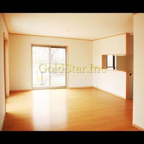 Living. Equivalent specification photo