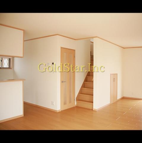 Living. Equivalent specification photo