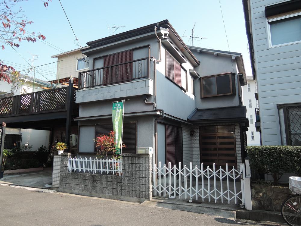 Local appearance photo. Local (12 May 2013) Shooting