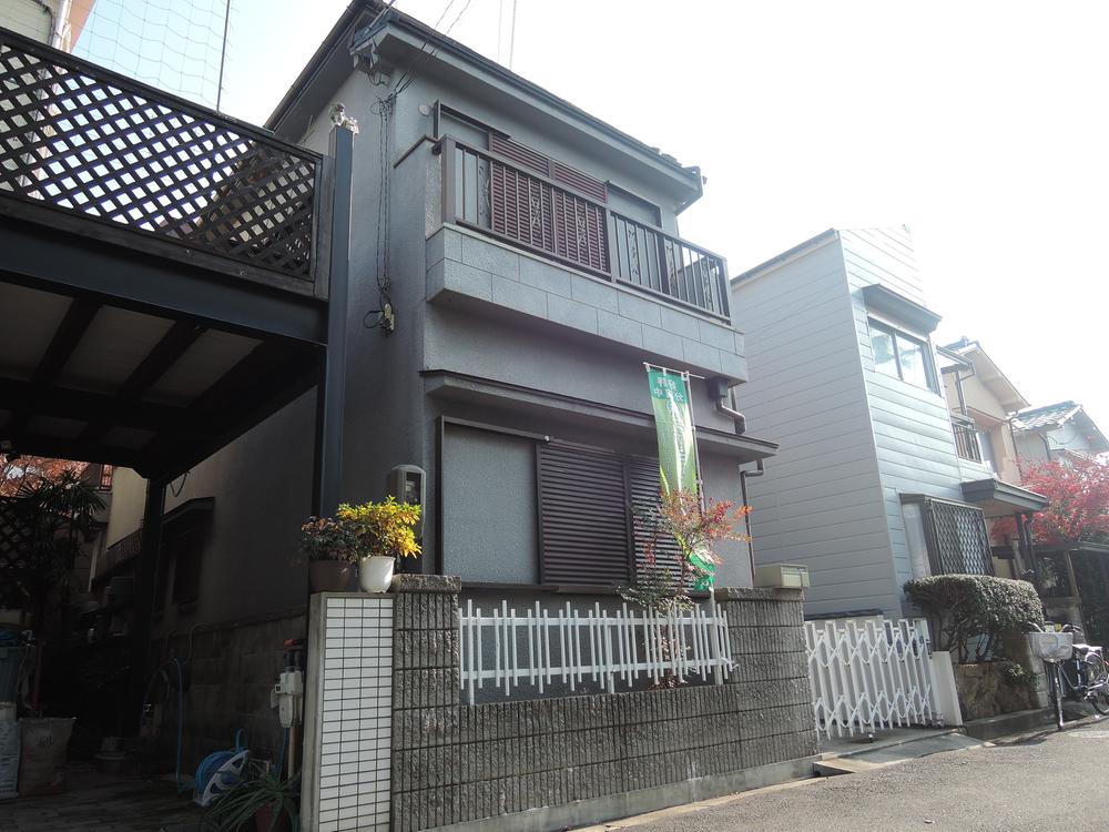 Local appearance photo. Local (12 May 2013) Shooting