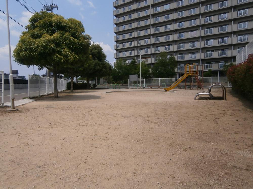 park. Mishimaoka 247m until the third children's park