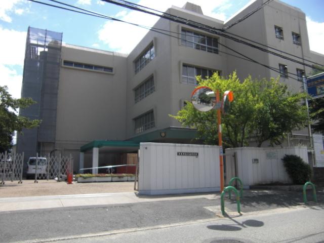Junior high school. Ibaraki 827m to stand Mishima Junior High School