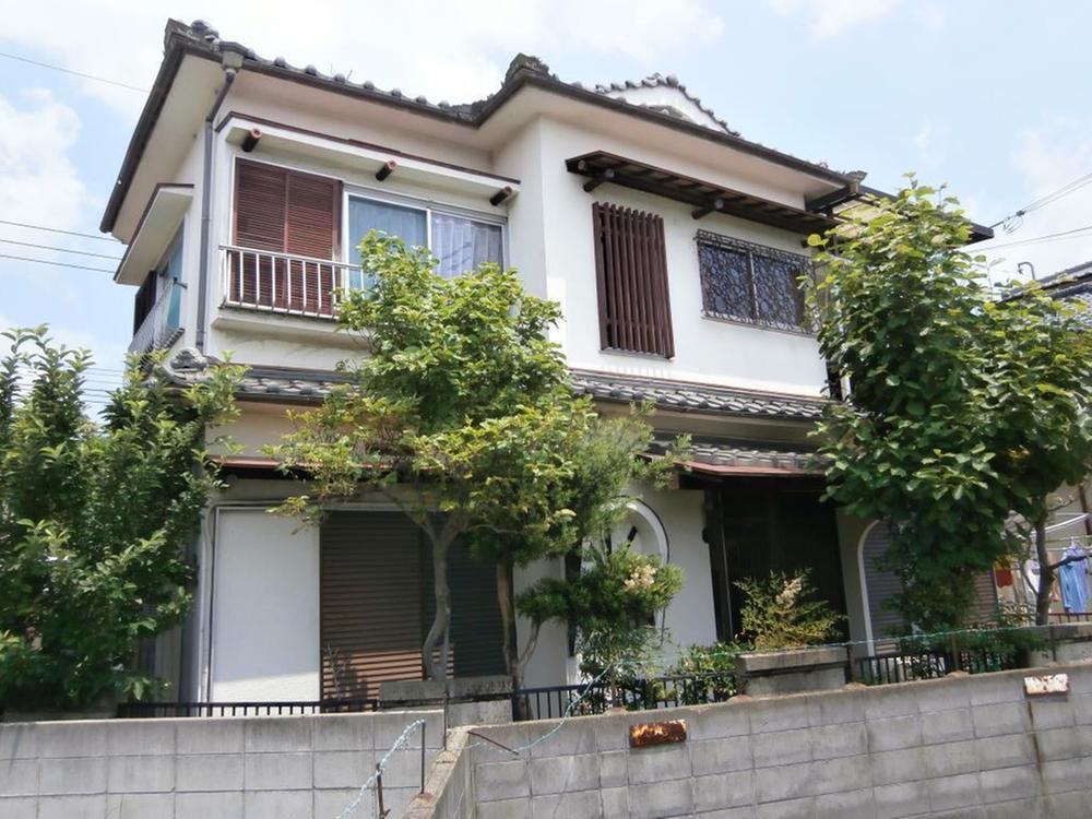 Local appearance photo. local