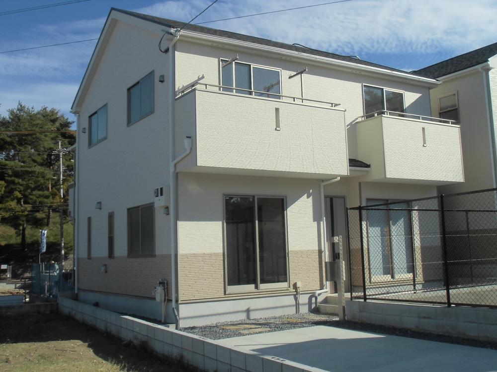 Local appearance photo. Local (10 May 2013) Shooting