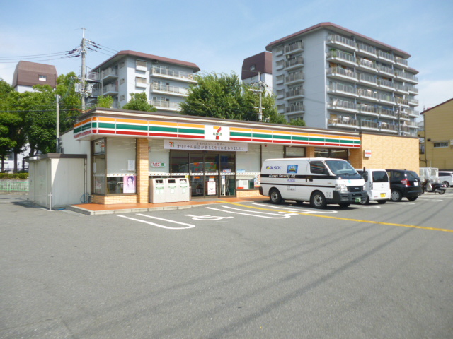 Convenience store. 550m to Seven-Eleven Ibaraki Mishima-cho store (convenience store)