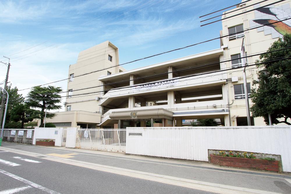 Junior high school. Tenno 200m until junior high school