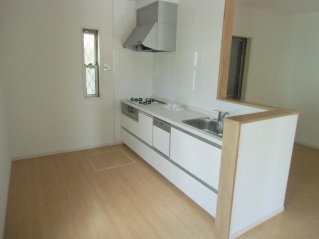 Kitchen. Room (August 2013) Shooting