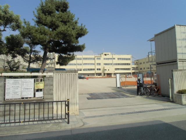 Primary school. Ibaraki Municipal Ibaraki 751m elementary school to elementary school because in the local residential area, I think that attend with confidence.