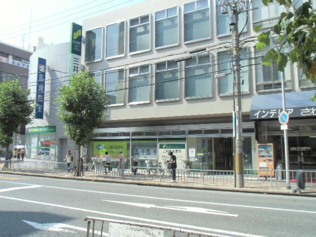 Bank. A lot there 689m bank is near to Sumitomo Mitsui Banking Corporation Ibaraki branch, Convenient.