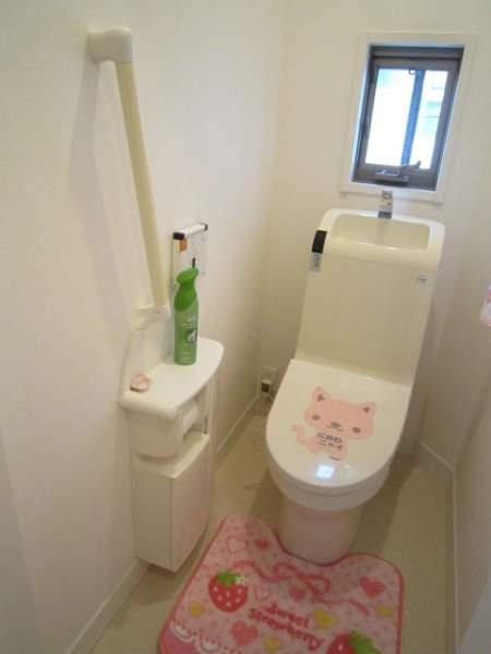 Toilet. Second floor toilet