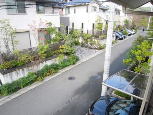 Local photos, including front road. Front road north about 6m