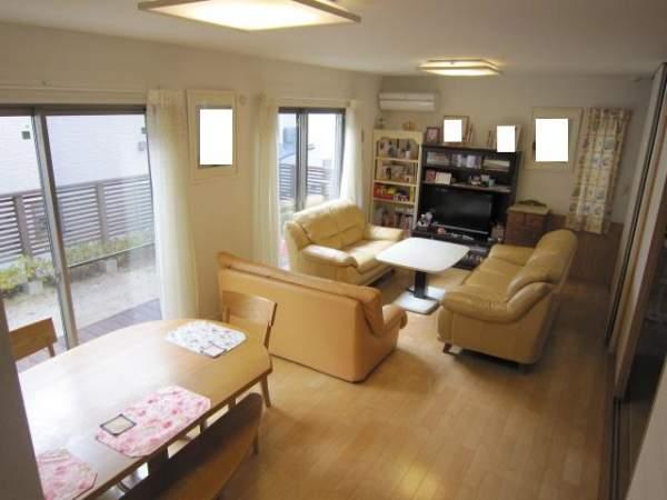 Living. There is a garden on the south side, Lighting will go a lot.