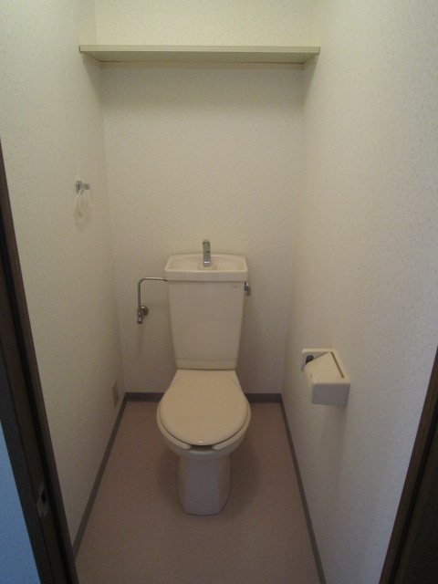 Toilet. Washlet is installed Allowed.