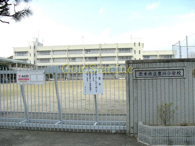 Primary school. Ibaraki 1305m to stand Toyokawa elementary school