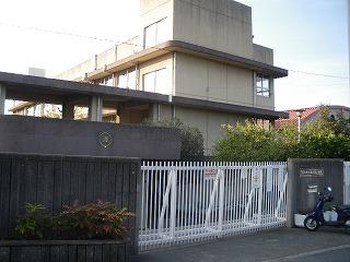 Primary school. Nishigawara 600m up to elementary school