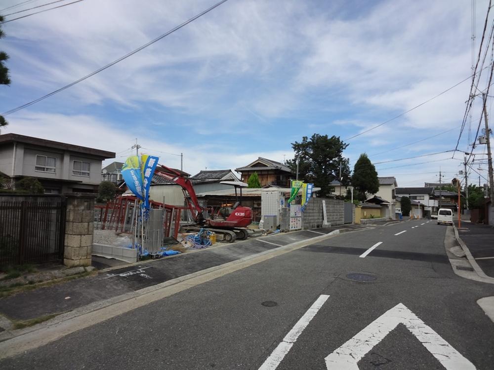 Local photos, including front road. Local (July 2013) Shooting