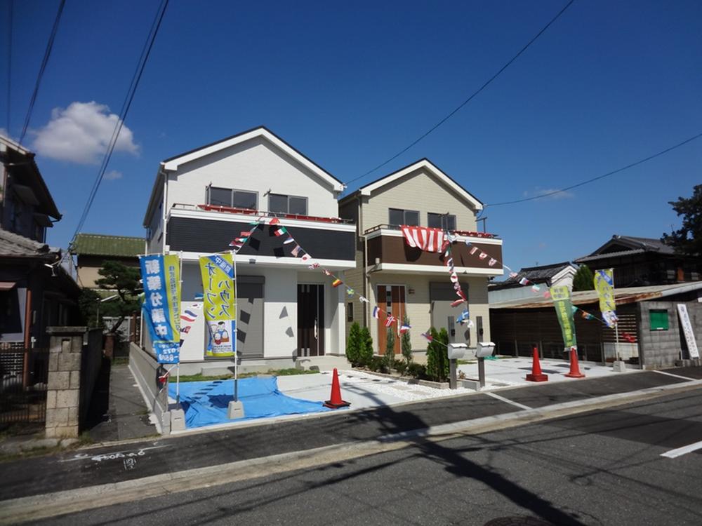 Local photos, including front road. Local (10 May 2013) Shooting