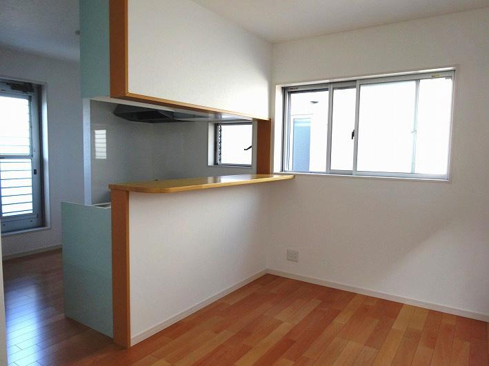 Living. It is very bright!