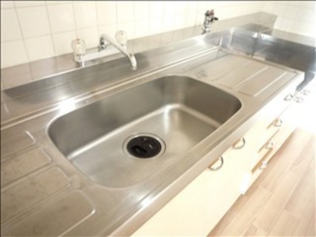 Kitchen. Gas stove can be installed