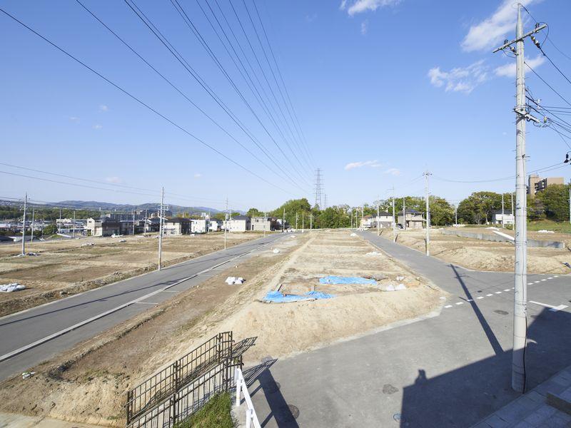 Local photos, including front road. Local (April 2013) Shooting