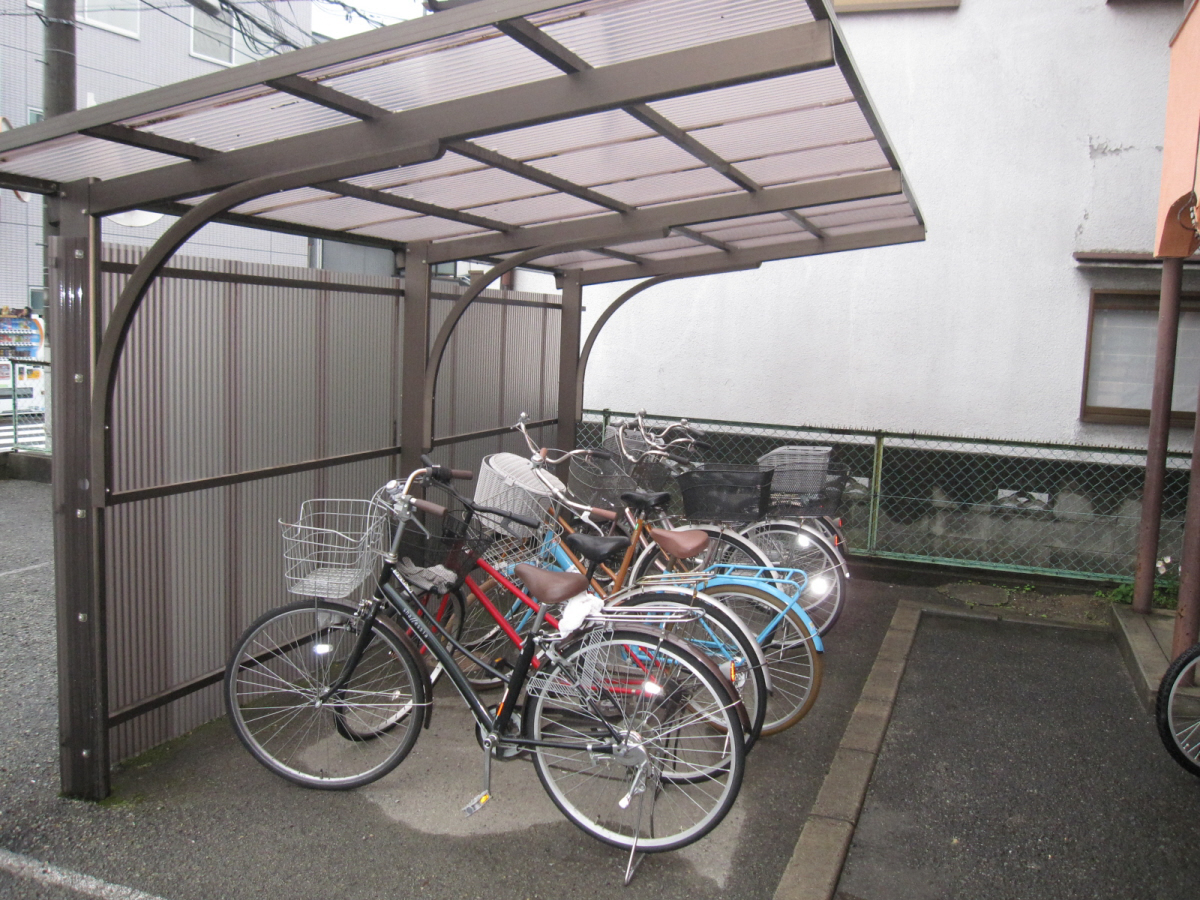 Other common areas. Bicycle parking space is also wide