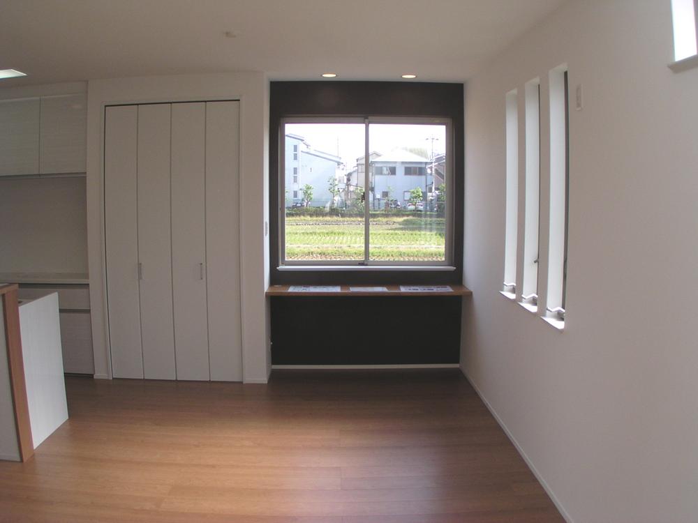 Living. Or a personal computer in between housework, Bring some relief from, Mrs. counter facing the window to study the counter of children!