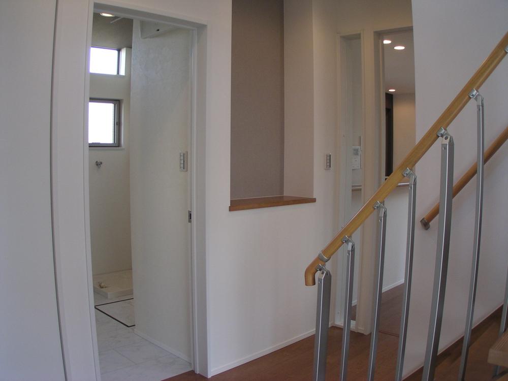 Other introspection. Welcome niche in the entrance hall