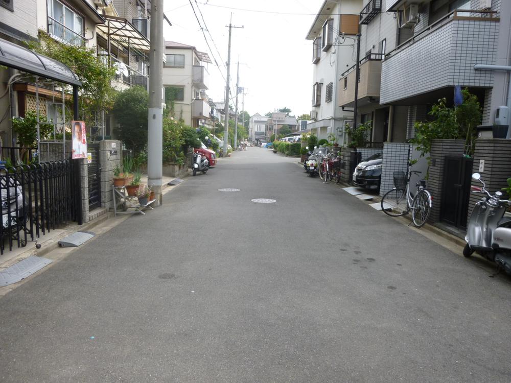 Local photos, including front road. Local (11 May 2013) Shooting