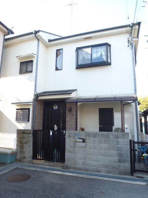 Local appearance photo. Indoor (12 May 2013) Shooting