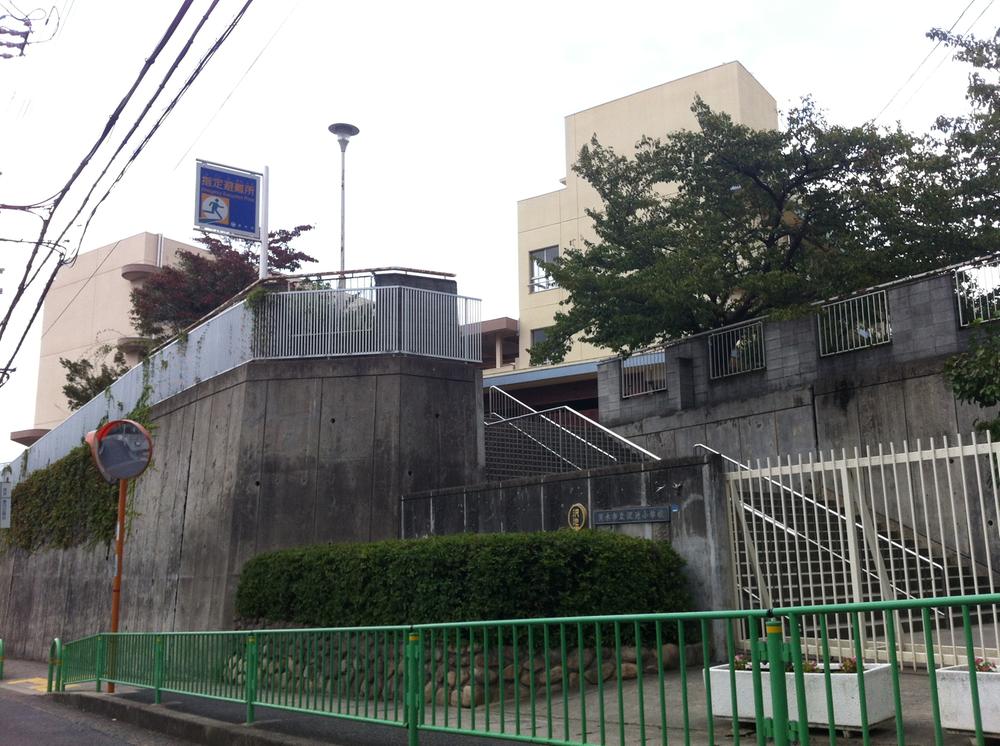 Primary school. 858m to Ibaraki Tatsusawa Pond Elementary School