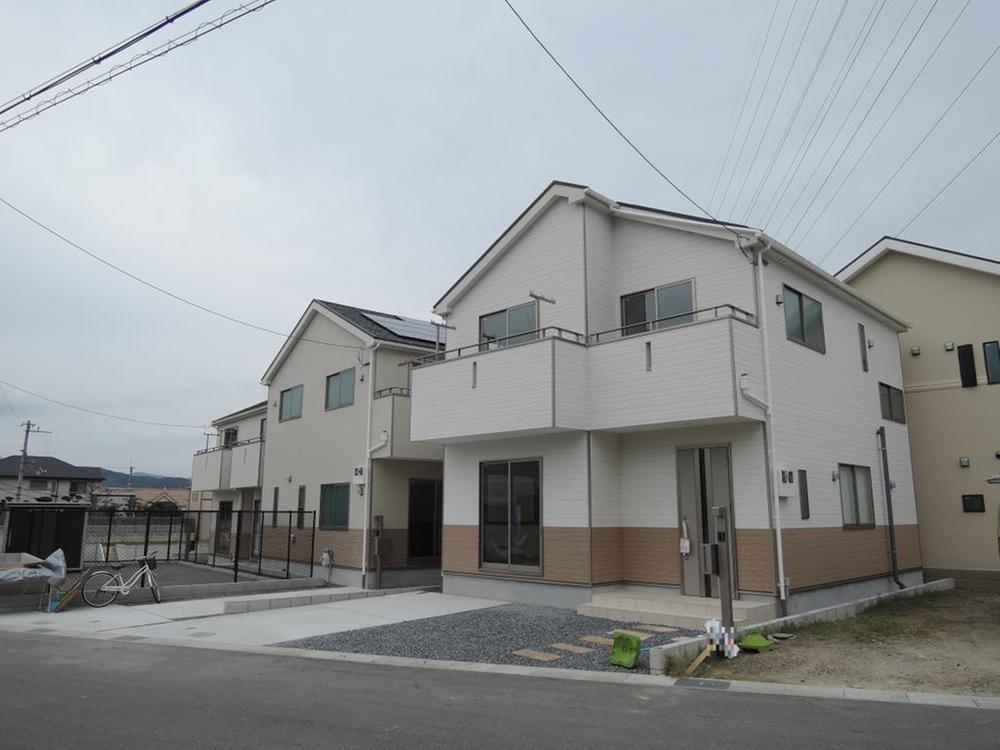 Local appearance photo. Local (10 May 2013) Shooting