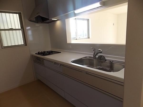 Kitchen. Face-to-face kitchen that can feel your family familiar