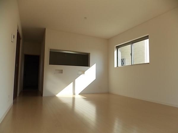 Living. Families gather living is available in a 16 tatami