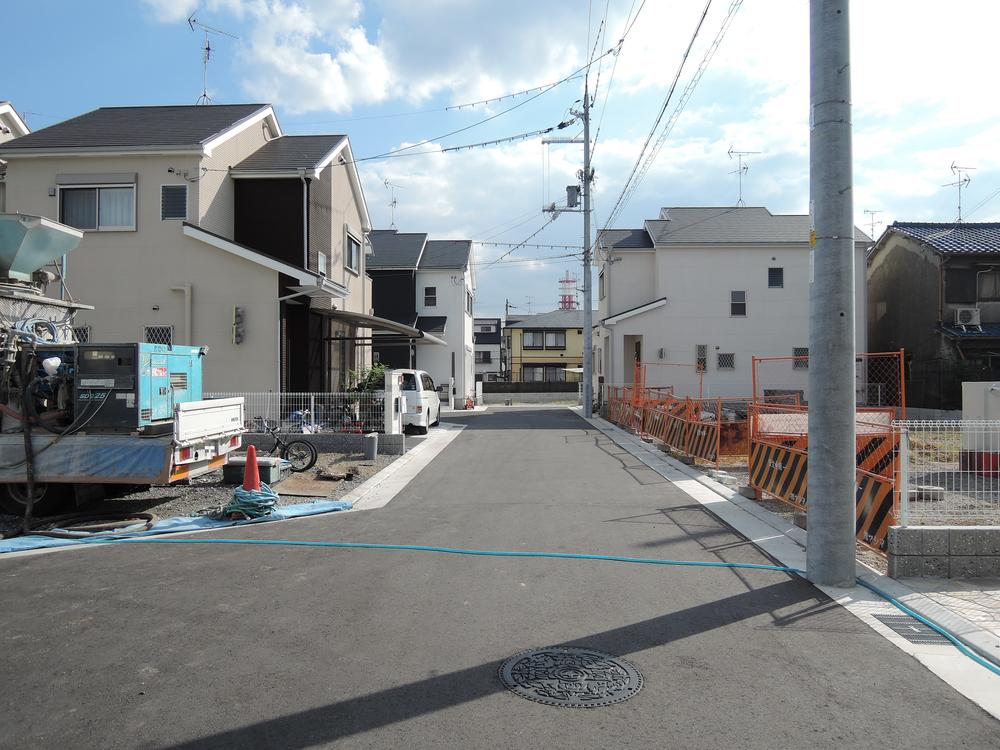 Local photos, including front road. Local (09 May 2013) Shooting