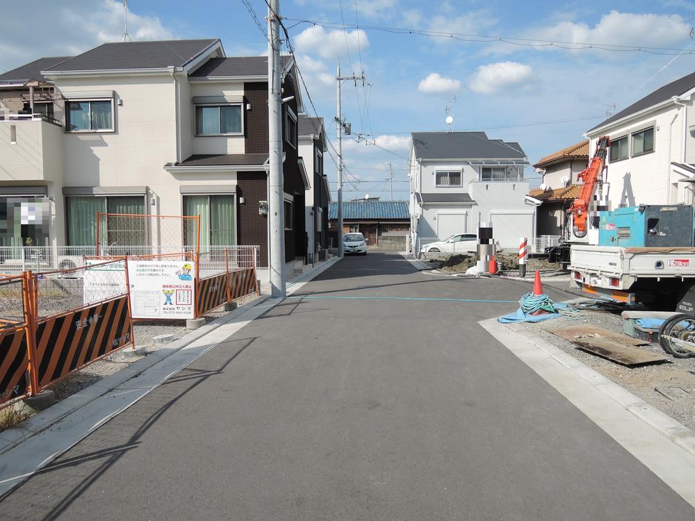 Local photos, including front road. Local (09 May 2013) Shooting