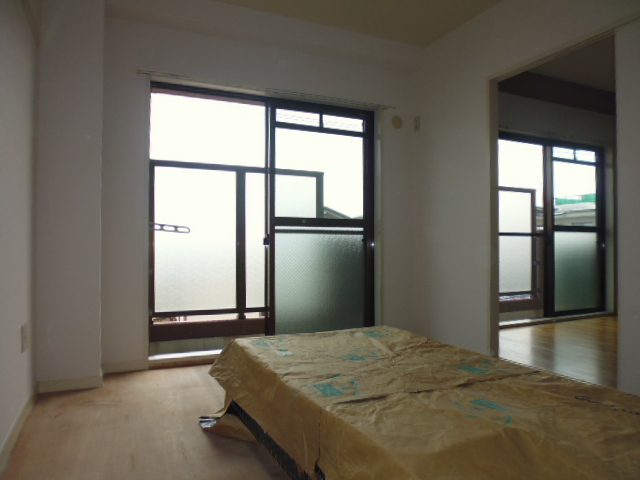 Other room space. To prevent sunburn, Tatami is not put.