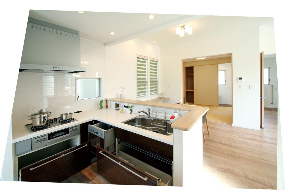 Kitchen. Indoor (April 2013) shooting model house / kitchen